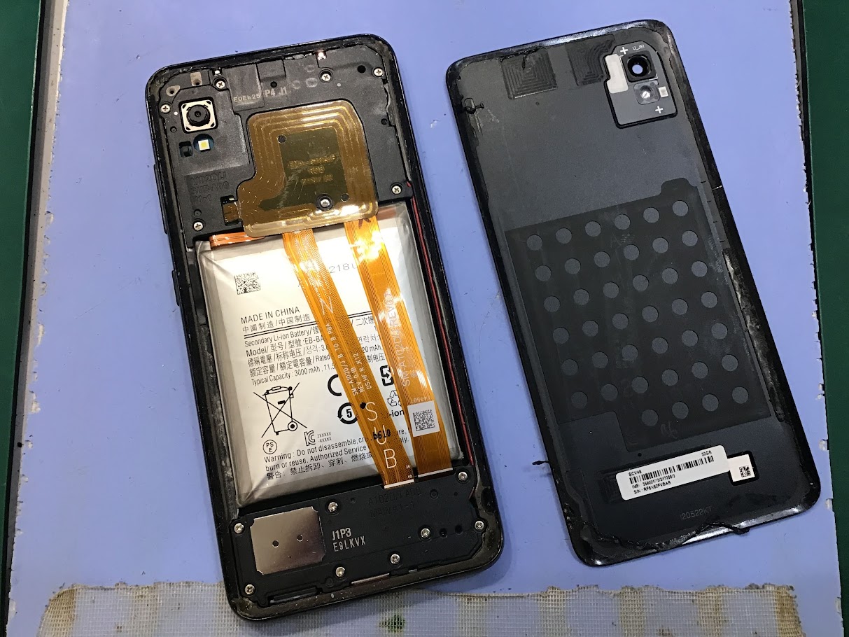 GalaxyA20のバッテリー交換ならデータそのまま修理可能なスマホ修理工房セレオ甲府店へ！